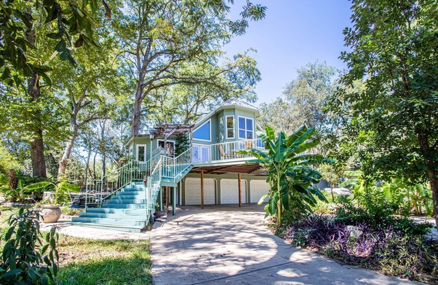 Fun in the sun! Cowboy pool + walk to the lake + kids friendly
