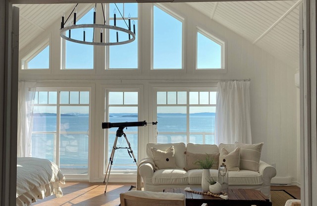 Fundy Bay Beach Housen5 Bedroom, Ocean Front, Hot Tub, Theater Room, Fire Pit