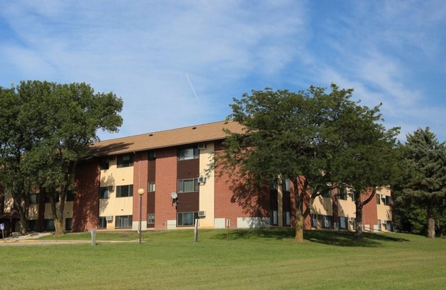 Furnished Apartment - Long & Short Stay in Lamberton Minnesota