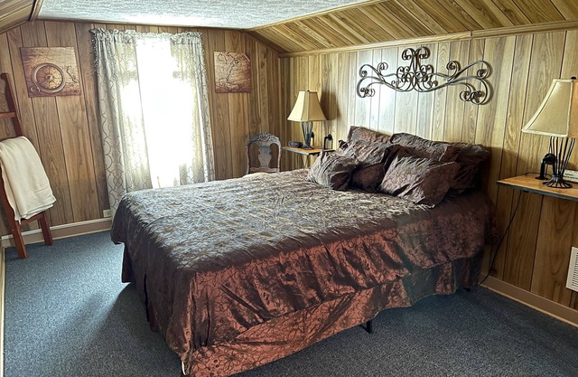 Furnished dormer room neighboring the Maysville Country Club.