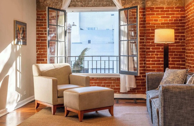Furnished One Bed/One Bath in Hollywood