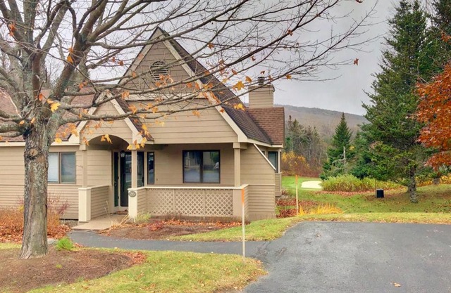 FV26 Renovated golf course townhouse