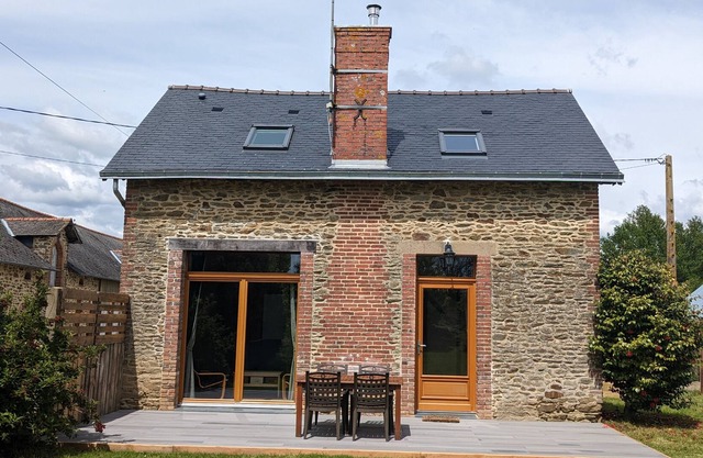 Gîte Écologique en Pleine Nature et au Milieu de Ferme Pédagogique et Écologique
