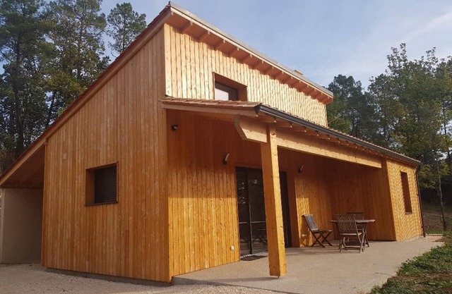 Gîte Chêne vert -Domaine Cambourté 3* -wooden house 5km from Sarlat - swimming pool -wifi
