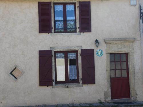 Gîte confortable à Halles-sous-les-Côtes avec cheminée et terrasse - FR-1-585-5