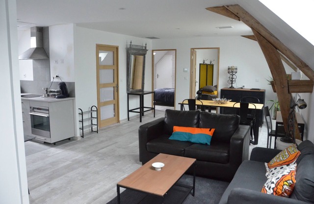 Gîte de Style Industriel 75m² Pour Couchage de 4 Personnes Linge Fourni