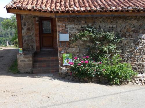 Gîte douillet pour 2 personnes au cœur des Monts du Forez - FR-1-496-261