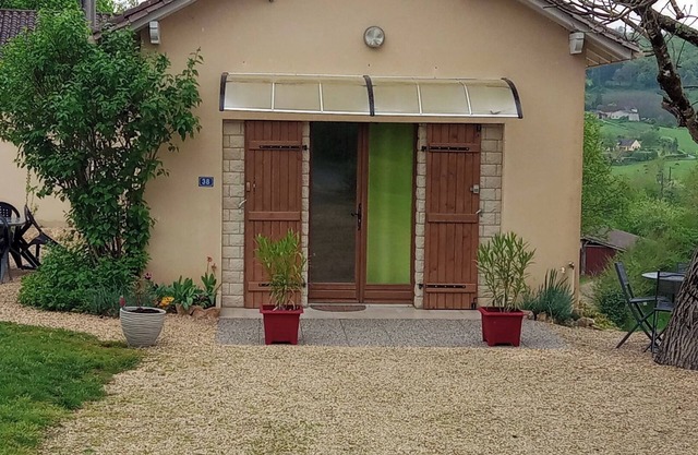 Gîte Le Coudot air-conditioned in Périgord noir Marnac