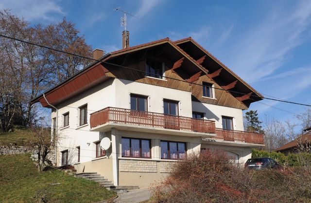 Gîte 'Les Balcons du Chasseral' in Maîche, sleeps 10 to 15