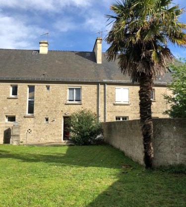 Gîte Manava - grande maison avec jardin en centre ville