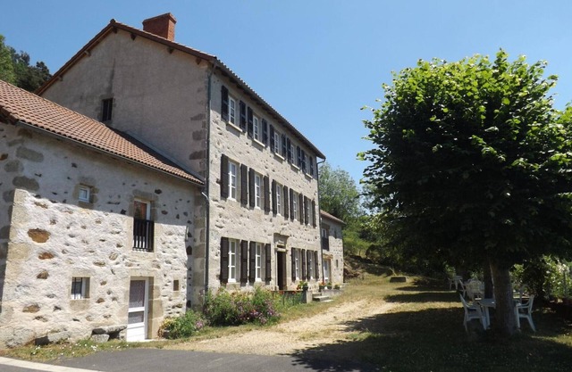 Gîte Margeride 2 pers, pets allowed, TV, BBQ, kitchen, optional sheets
