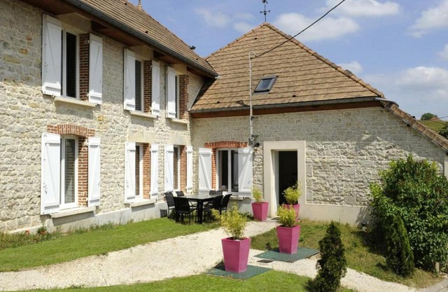 Gîte Noé-les-Mallets, 5 pièces, 8 personnes - FR-1-543-203