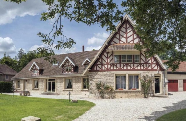Gîte pour 12 face au château de Thillombois avec jardin, cheminée et équipements PMR - FR-1-585-38