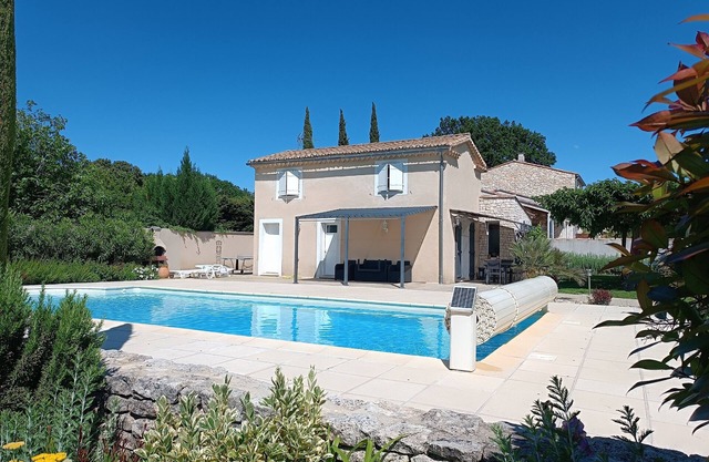 Gîte with swimming pool in the Drôme Provençale (Pays de Grignan)