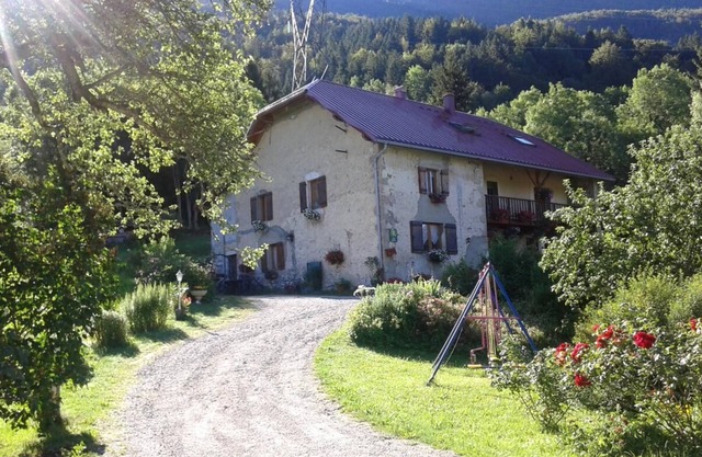 G104010 - Chezery-forens
