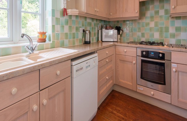 Gable Cottage, Corfe Castle. Sleeps 6 & baby