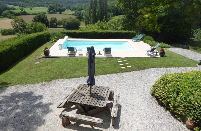 Gabriel" gite sleeps 9+ 2 shower rooms