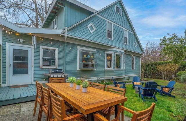 Game Room, Fire Pit, Sleeps 12, Walkable Retreat