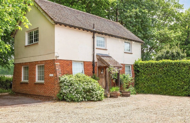 Garden Cottage 2 - UK42882