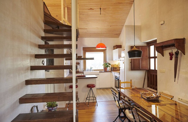 Garden, fireplace, barbecue, heating, attic. In the skirt of the Urbion