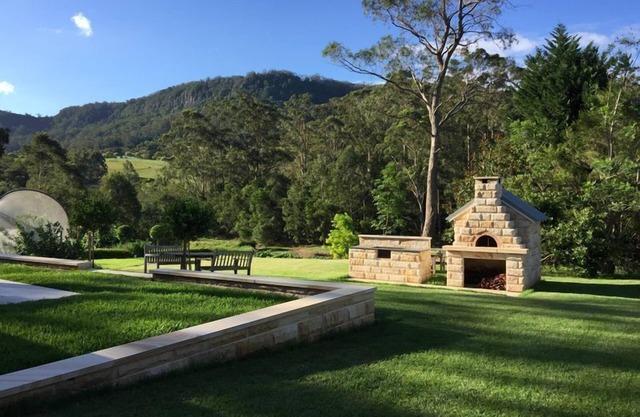 Garden Hill Retreat: Beautiful Sandstone Cottage: Swimming pool & Tennis court