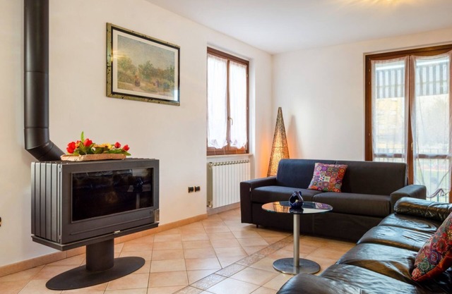 Garden House - Apt x8 with shared patio