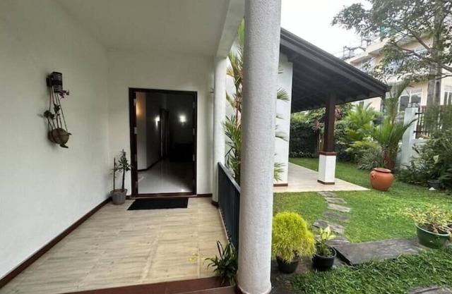 Garden Villa-Luxury home in Homagama Sri Lanka 5 mins HW and 20 mints to Colombo