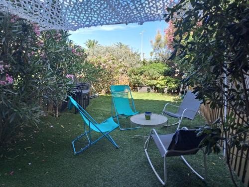 GASMARIN - Golfe de St-Tropez - Aux Marines de Gassin - Beau T2 cabine avec jardin
