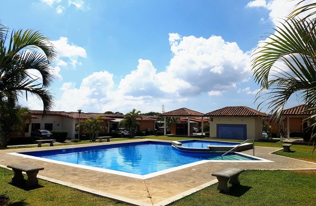 Gated community*near airport, city, on way to Pacific beaches~Ashiatsu