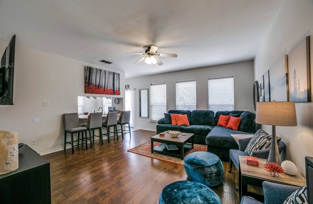 Gated Community NEISD 30+ nights Stone Oak Hospitals AIR FORCE Lackland BMT ARMY