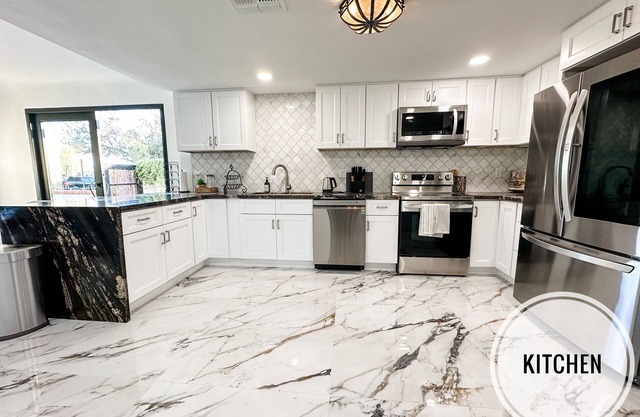 GATEDBOHEMIAN LUX MarbleCastle EVENTVen 4BR,2.5BA, Phx DWTN Cozy Modrn , Hos 9+