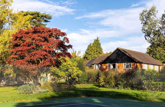 Gather & Unwind: Gardens, Woodlands & Tennis cottages.
