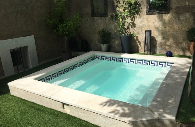 Gd comfort, deco neat, garden, spa and heated pool, prox beach.