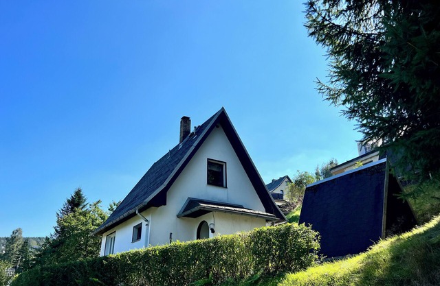 Gemütliche Berghütte mit Kamin im Erzgebirge Nahe Schwarzwassertal