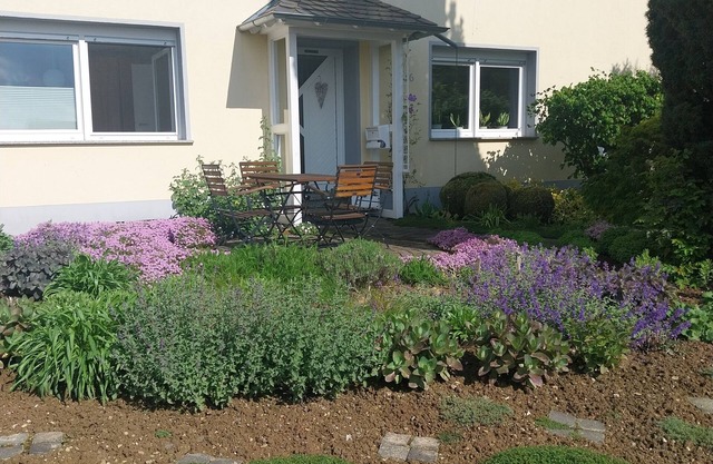 Gemütliche Ferienwohnung mit Terrasse und Wunderschönem Garten