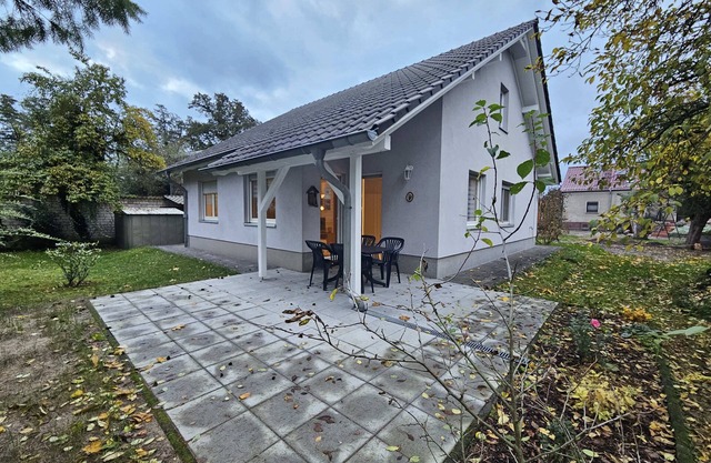 Gemütliches Ferienhaus nur 100 m zum Mellensee! 2 SZ, WZ, Bad, Gästewc, Terrasse