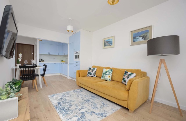 Geodetow 8 | Warsaw | Bright Apartment | Remote Work
