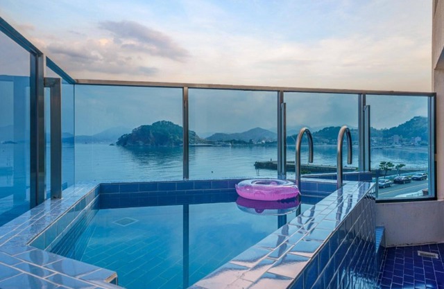 Geojedo The 100 Spa & Poolvilla Pension