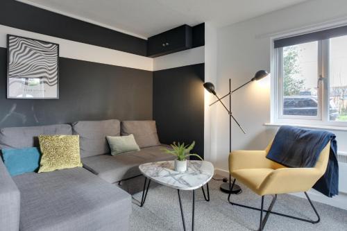 George Suite - Central Location - Free Allocated Parking