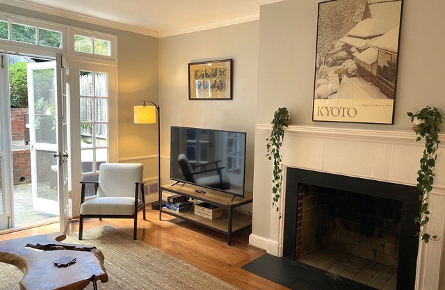 Georgetown Awesome Townhome 3BR 3.5BA