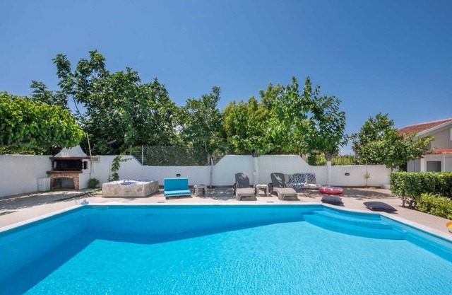GEORGIAS PRIVATE PARADISE