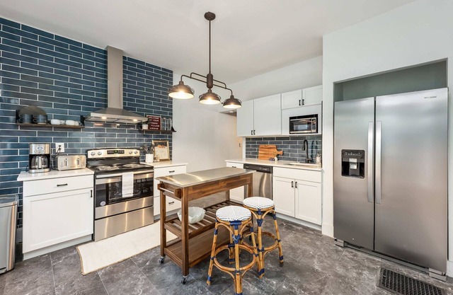 German Charm Suites Sleeps 8!