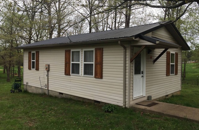 Get Away Acres 1/2 mile off highway 60 extra sanitized