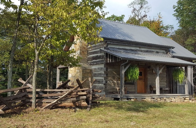 Get away from it all! Restored 1800 log cabin on 40 acres - NO cleaning fee!