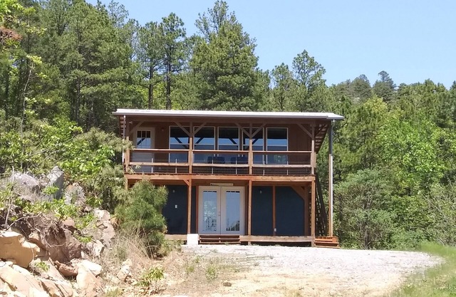 Get Away in your Truck or SUV to the Scenic and Secluded Whispering Pines Cabin