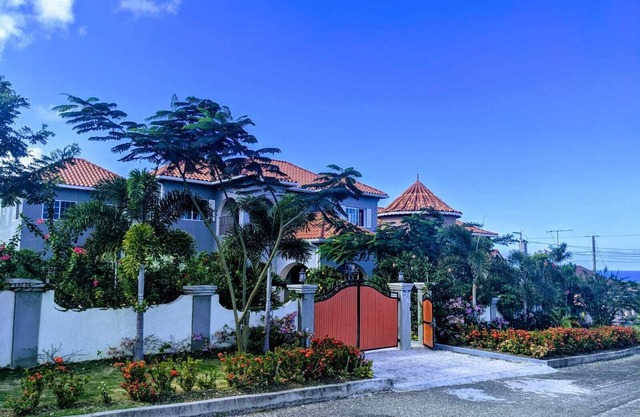 Getaway and comfort away from Home close to attractions in Ocho Rios.
