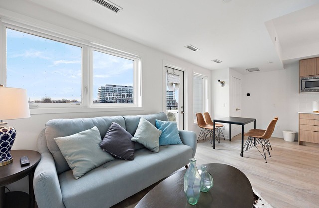 Getaway at Downsview Park- 2 BDR + 2.5 Bath