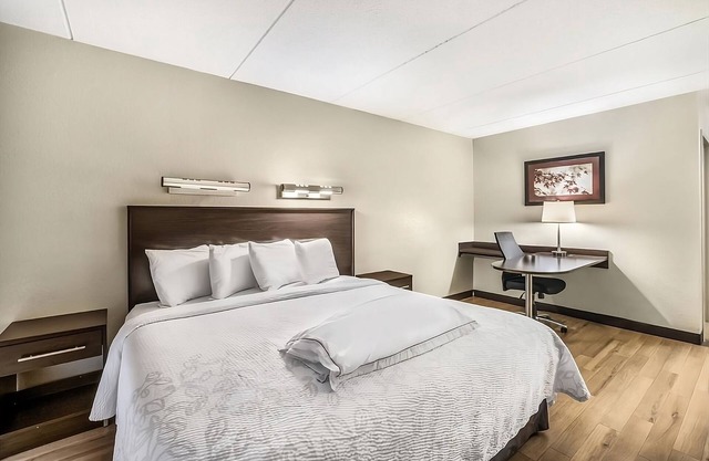 Getaway with Friends! FREE Parking, Minutes to Downtown Boston and Woburn Mall!