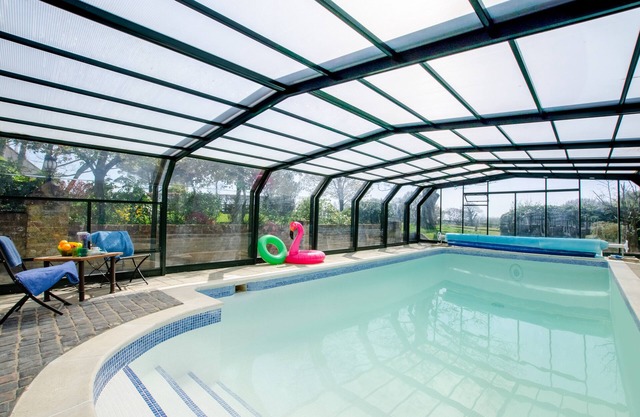 Gildridge House - Four Bedroom House, Sleeps 12