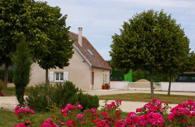 GITE A LA FERME DE LA GRANDE GENTILLERE with swimming pool not suitable for PRMs
